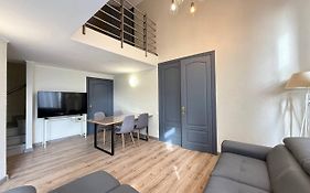 18 Deribasivska Street Jacuzzi Apartment