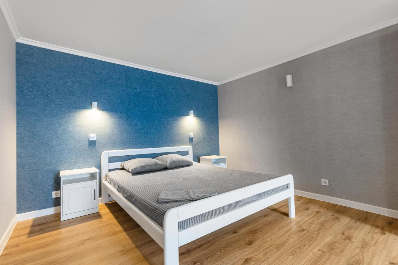 18 Deribasivska Street Jacuzzi Apartment Одеса Екстер'єр фото