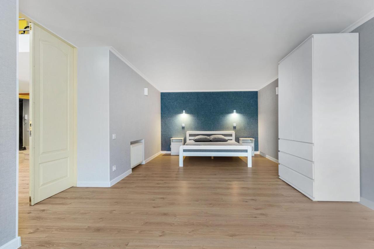 18 Deribasivska Street Jacuzzi Apartment Одеса Екстер'єр фото