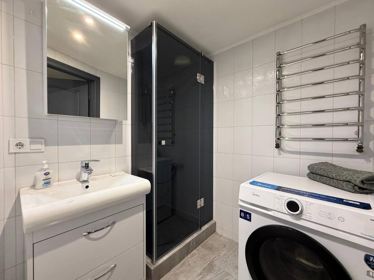 18 Deribasivska Street Jacuzzi Apartment Одеса Екстер'єр фото
